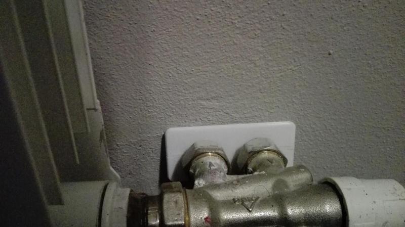 Cover for radiators valves pipes 