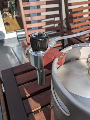 Mini CO2 regulator mini keg mount