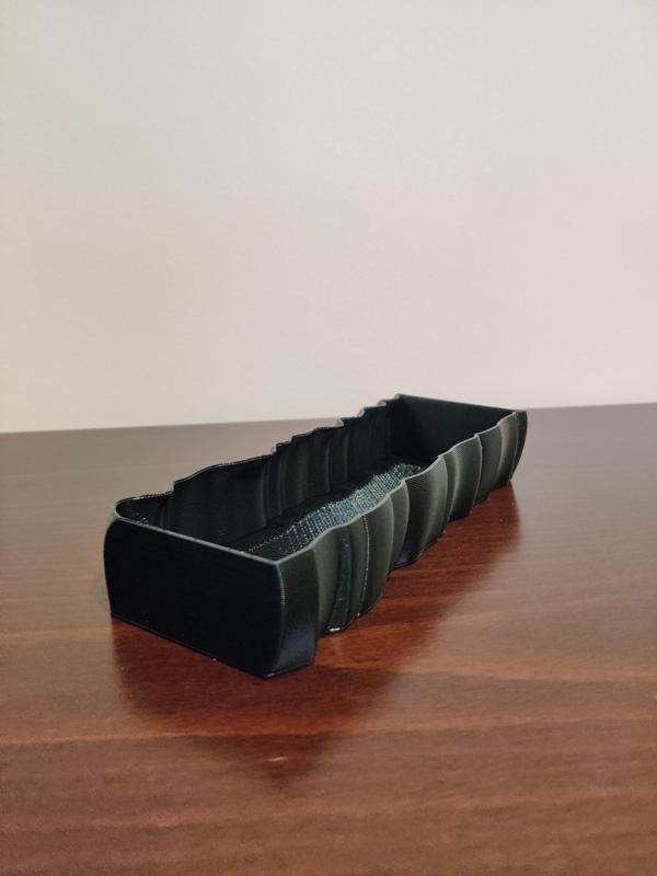 Weirdly-shaped vase mode keys tray