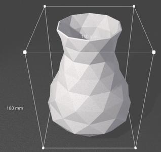 Erste Polygonvase