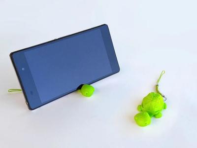 Turtle Keychain / Smartphone Stand