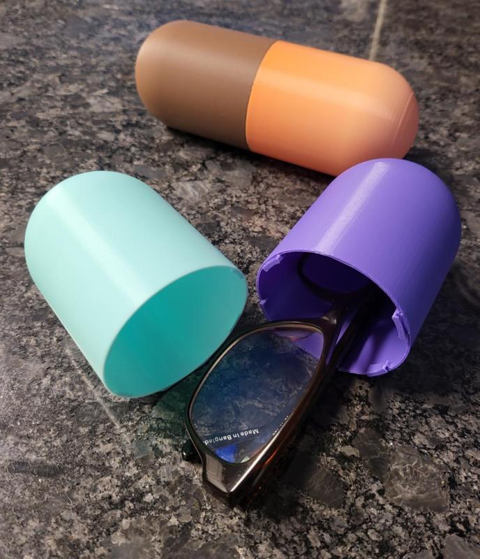 Glasses Twist-and-Lock Case