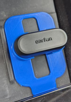 Earfun Free 2S Charging Mount for Tesla