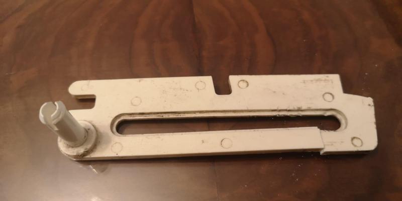 Basement window  - broken console, Stop bar plastic, Holder, latch - Kippschere