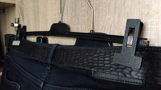 Trousers hanger
