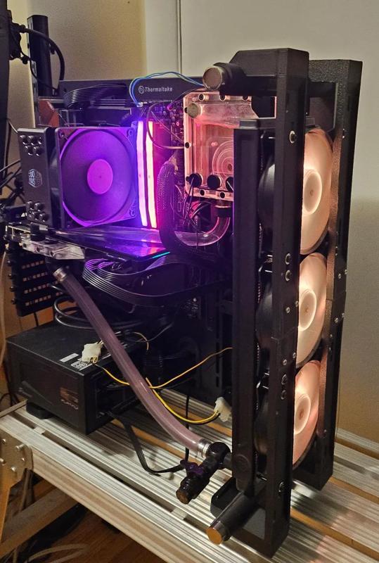 Thermaltake P3 TG curved or flat glass side panel extra fan/raidator mount bracket (3x 140mm or 120mm fans or any 120mm-360mm radiator)