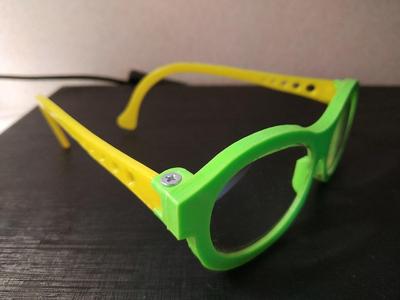 Simple glasses