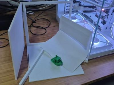 Detachable White Screen uses paper