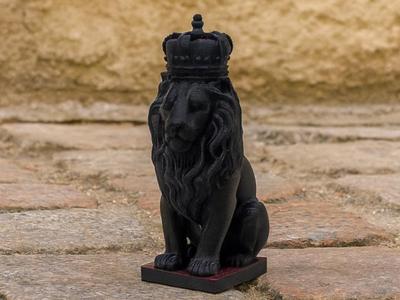 The Crowned Lion King – Dignity in Stone 