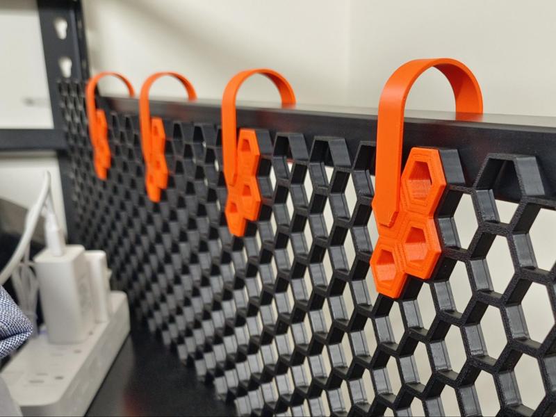 Honeycomb Storage Wall Hanging Clip