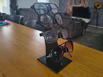 Slick Sail-Shaped Glasses Display Stand 