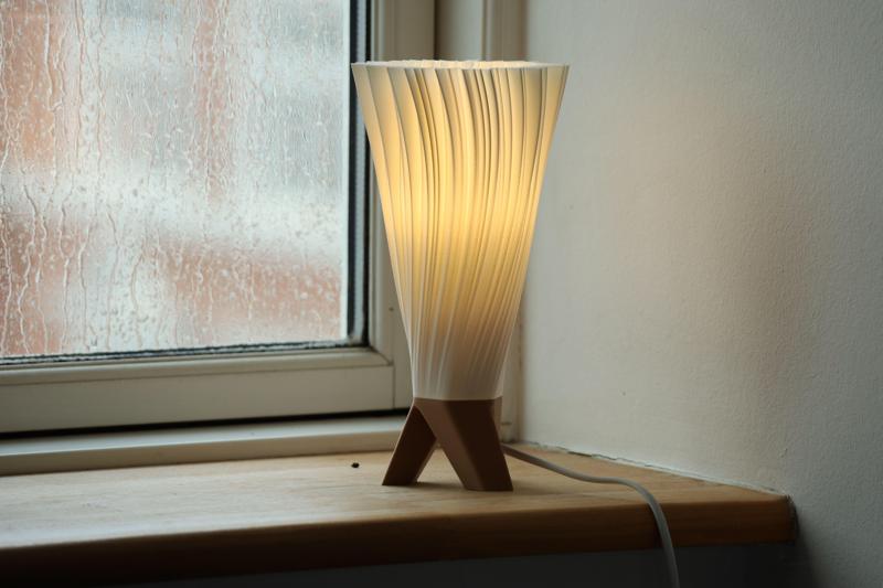 Tsumujikaze lamp