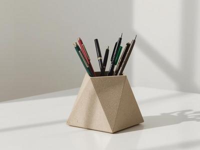 Pyramide Pen Holder