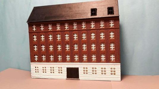 City house in H0 / HO