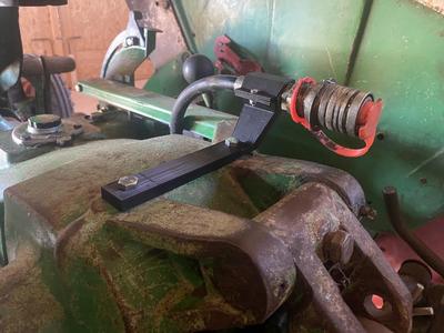 Deutz D30s Hydraulikschlauchhalterung