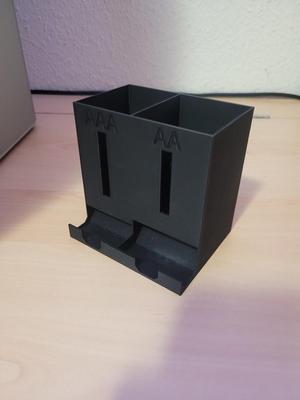Battery dispenser "triple" : AAA & AA & Buttoncells on the back with max width 98mm.