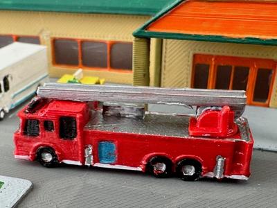 Fire engine US 6 - ladder (z-scale)