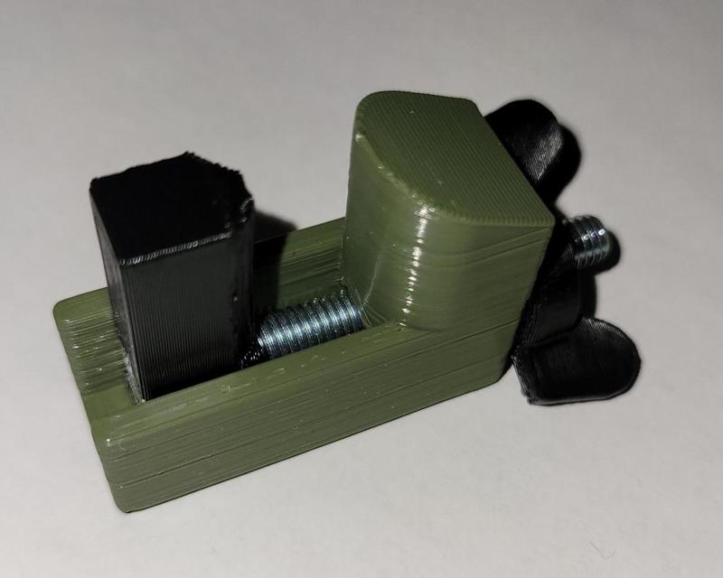 Brake / Fuel Line Clamp