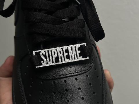 SUPREME shoelace charm plates