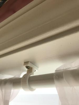 Curtain Middle Pole support