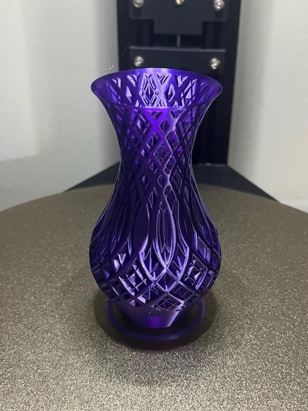 symmetrical 90 deg spiral rose vase 