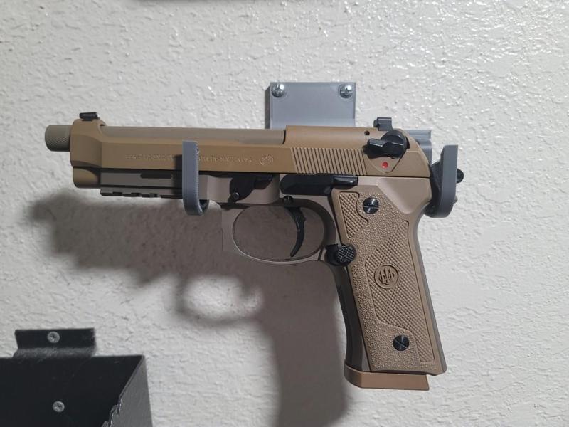 Almost universal pistol hanger