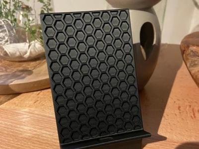 iPhone/Smartphone Stand Hexagonal Pattern