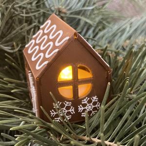 Enchanting Gingerbread House kit card