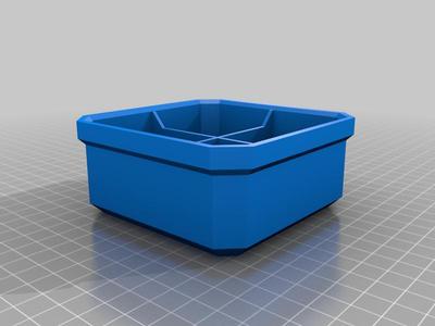Milwaukee Packout lowprofile bin 4 square divider layout