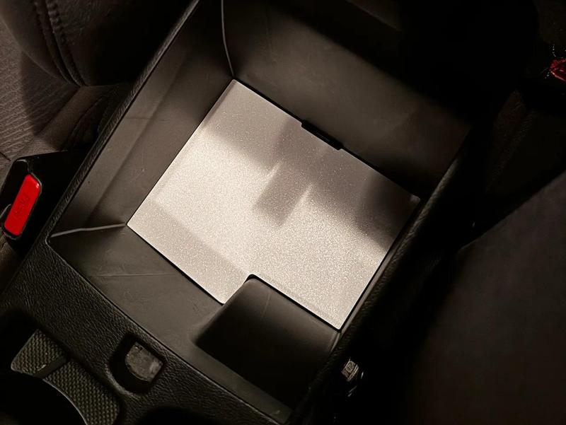 Hyundai Elantra Arm Rest Mat 2014-2016   