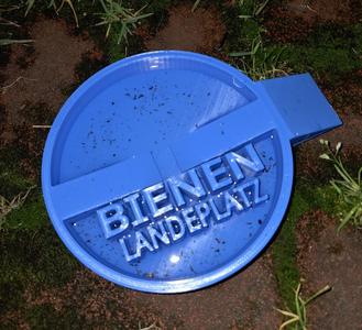 Drinking bowl for small animals and insects
