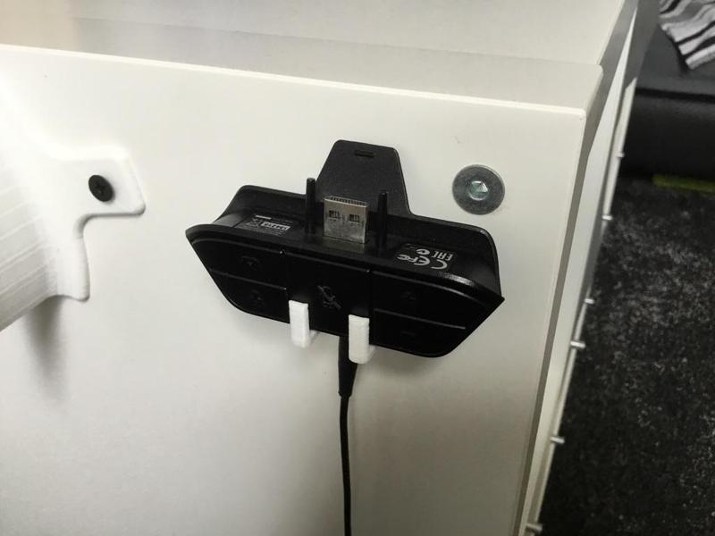 Xbox one headset adapter holder