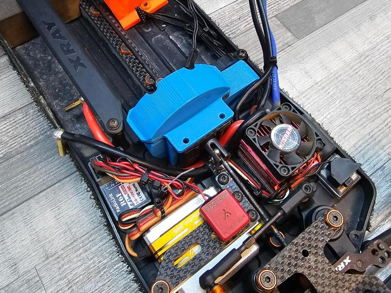 xray xb4 20 spur gear cover