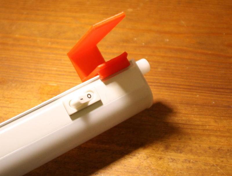 Lamp-accessories for shelf-installation