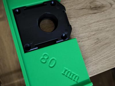 device for attaching furniture legs AXILO