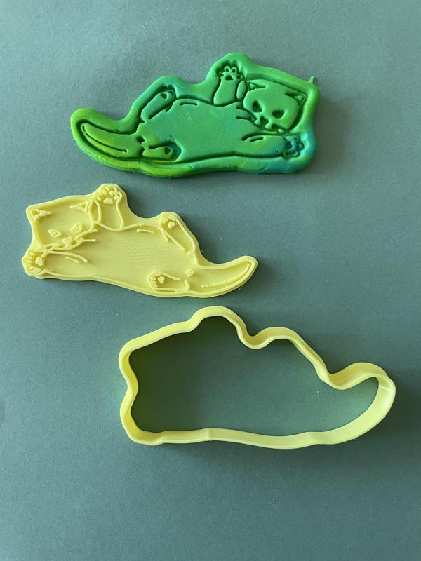 Kitten cat butt cookie cutter