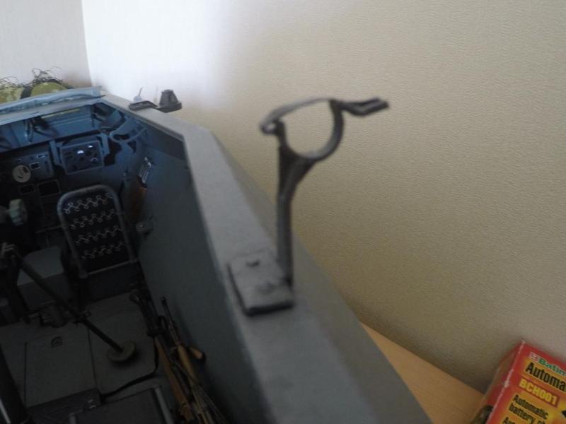 MG 42 traverse hold SdKfz 250