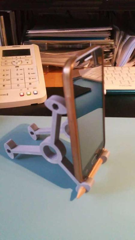 STURDY STAND FOR MOBILES, TABLETS, MONITORS AND TVS, WITH 3 DIFFERENT INCLINATIONS, MODULAR.