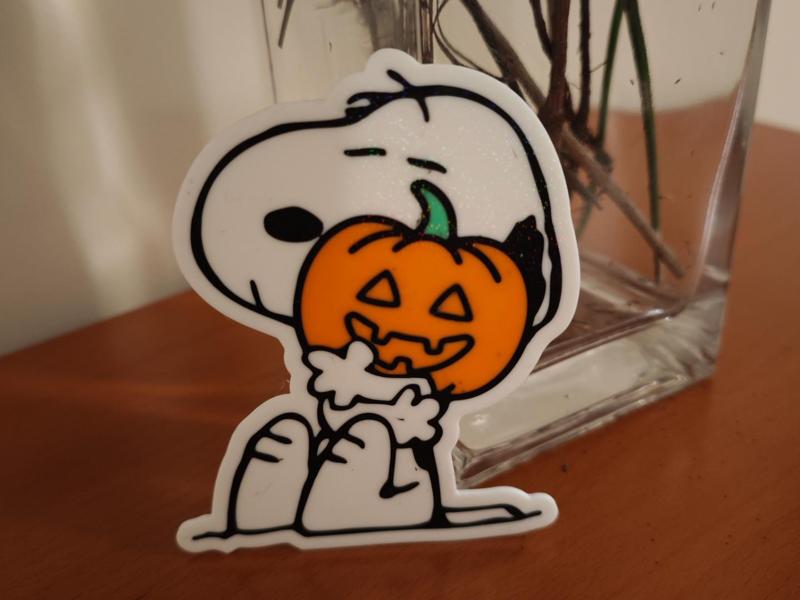 Snoopy Loves Halloween (decoration and earring)