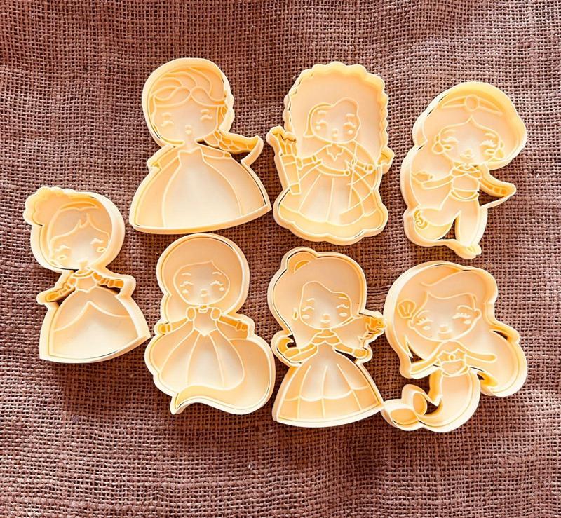 PRINCESSES PRINCESS DISNEY AURORA CINDERELLA BELLA RAPUNZEL JAZMIN MERIDA ARIEL STAMP CUTTERS COOKIE CUTTERS COOKIES CUTTERS COOKIES CUTTERS COOKIES