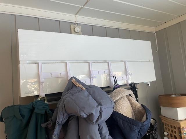 Heat exchanger clothes hanger hooks for Mitsubishi MSZ-LN35VGW.