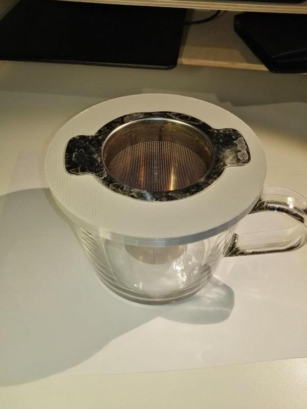 Ikea 365+ cup cover with hole for tea infuser