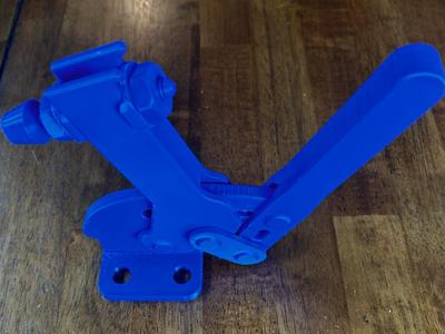 Print in place low profile toggle clamp