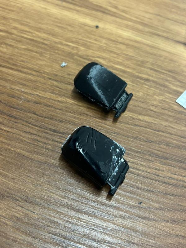 Saab 9-3  gear lever latch