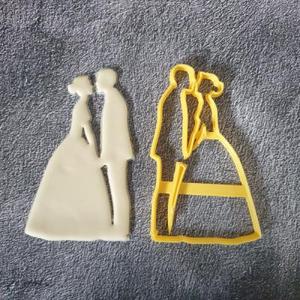 Bride And Groom Kissing Cookie Cutter