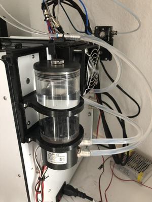 xBot E3D Waterpump/Reservoir bracke