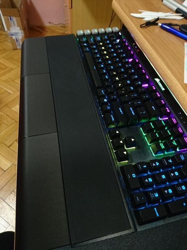 Corsair K95 Wrist Pad extension