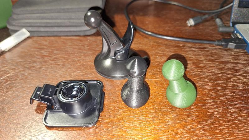 GARMIN CAR MOUNT TO RAM BALL ADAPTER