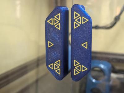 Door handle for Nadirs enclosure   