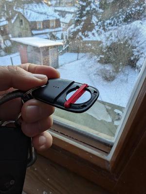 Tile Pro 2022 battery clip   